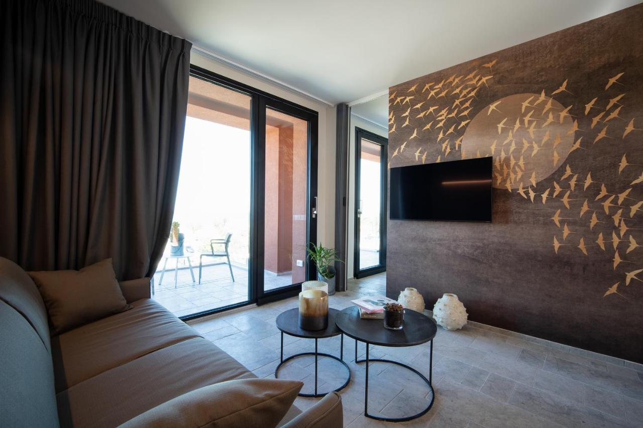 Piccola Maesta' Boutique Rooms Чивитанова-Марке Экстерьер фото