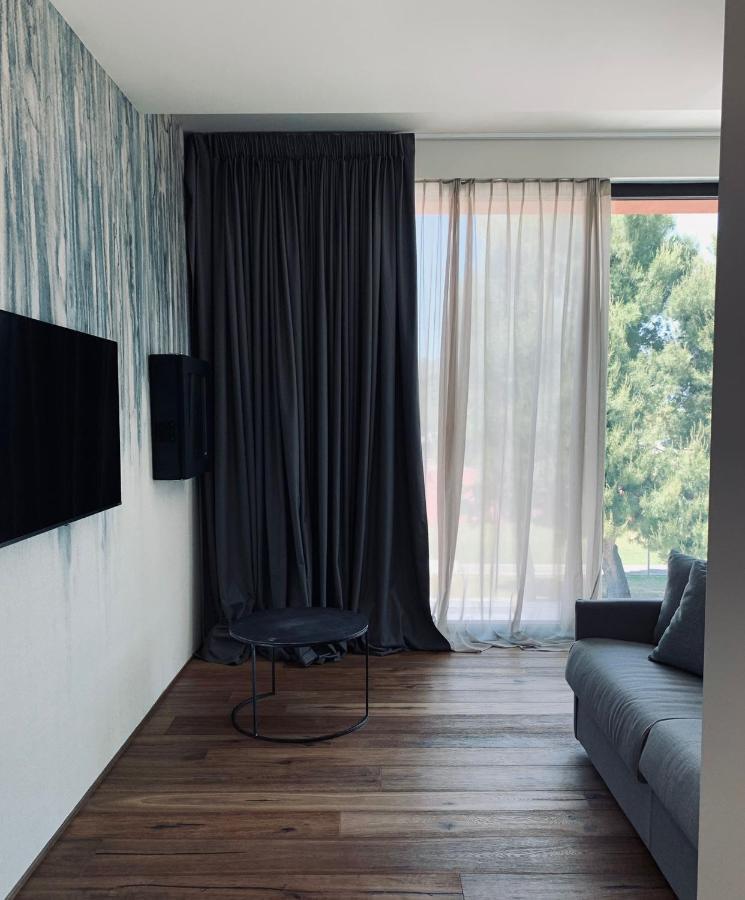 Piccola Maesta' Boutique Rooms Чивитанова-Марке Экстерьер фото
