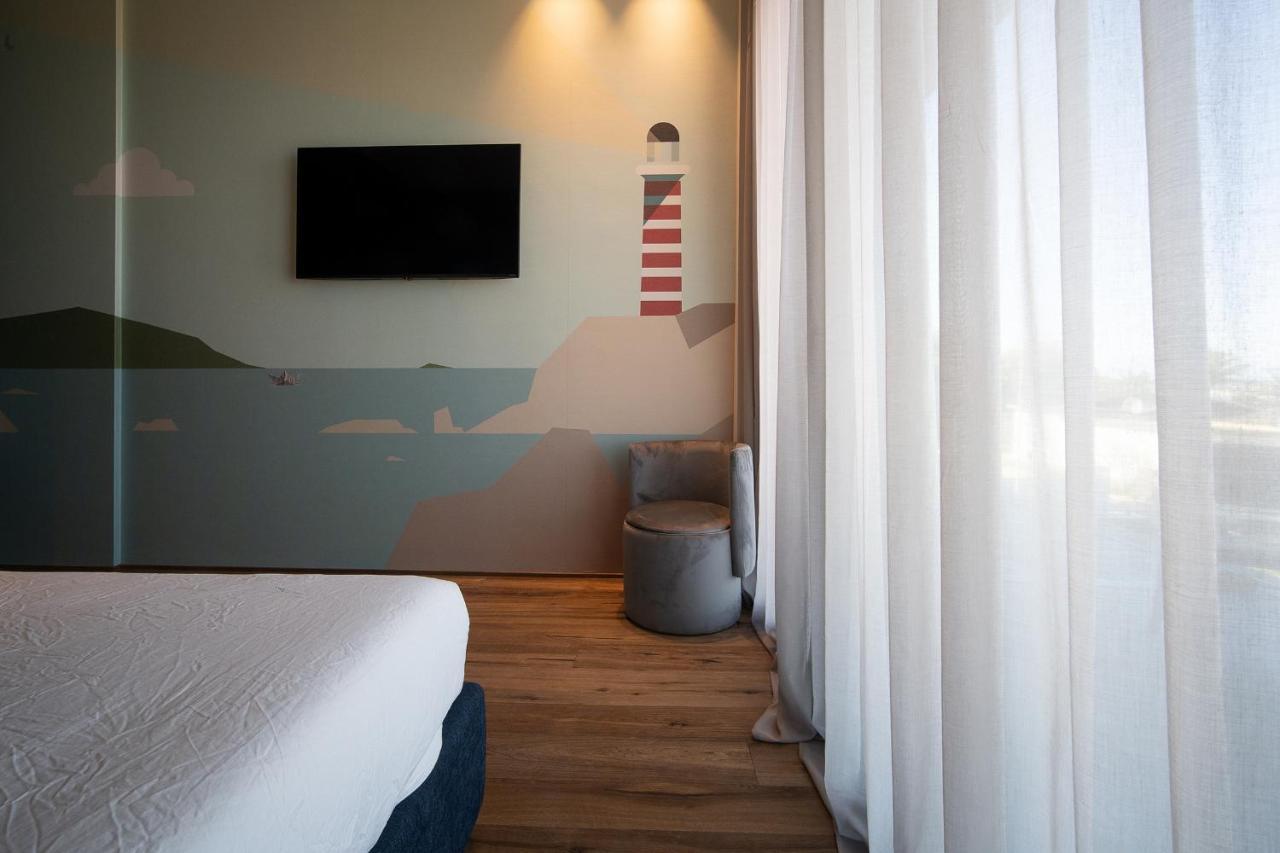 Piccola Maesta' Boutique Rooms Чивитанова-Марке Экстерьер фото