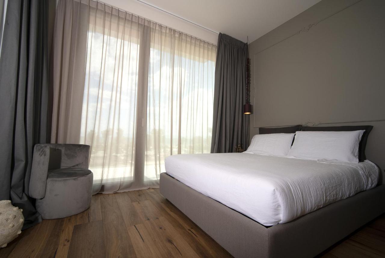 Piccola Maesta' Boutique Rooms Чивитанова-Марке Экстерьер фото
