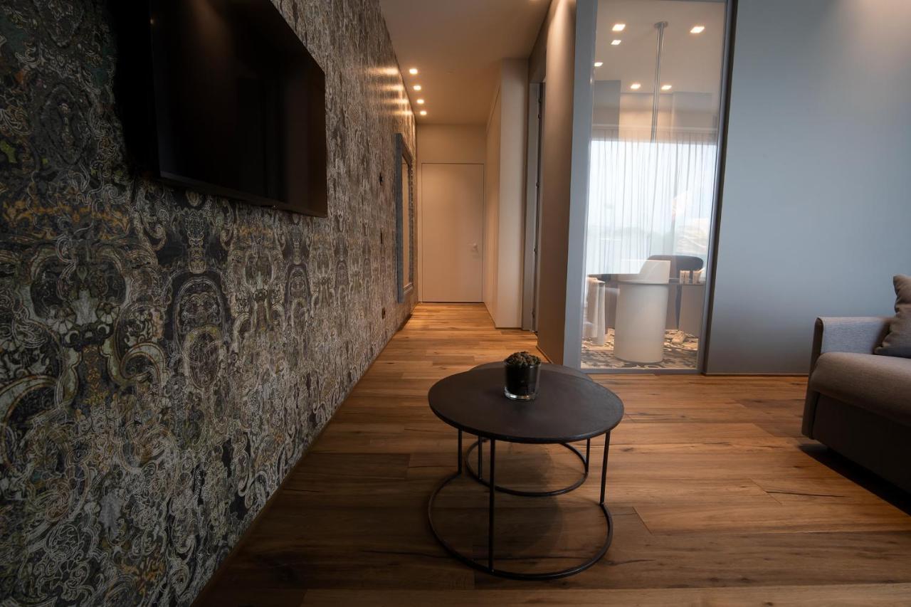 Piccola Maesta' Boutique Rooms Чивитанова-Марке Экстерьер фото