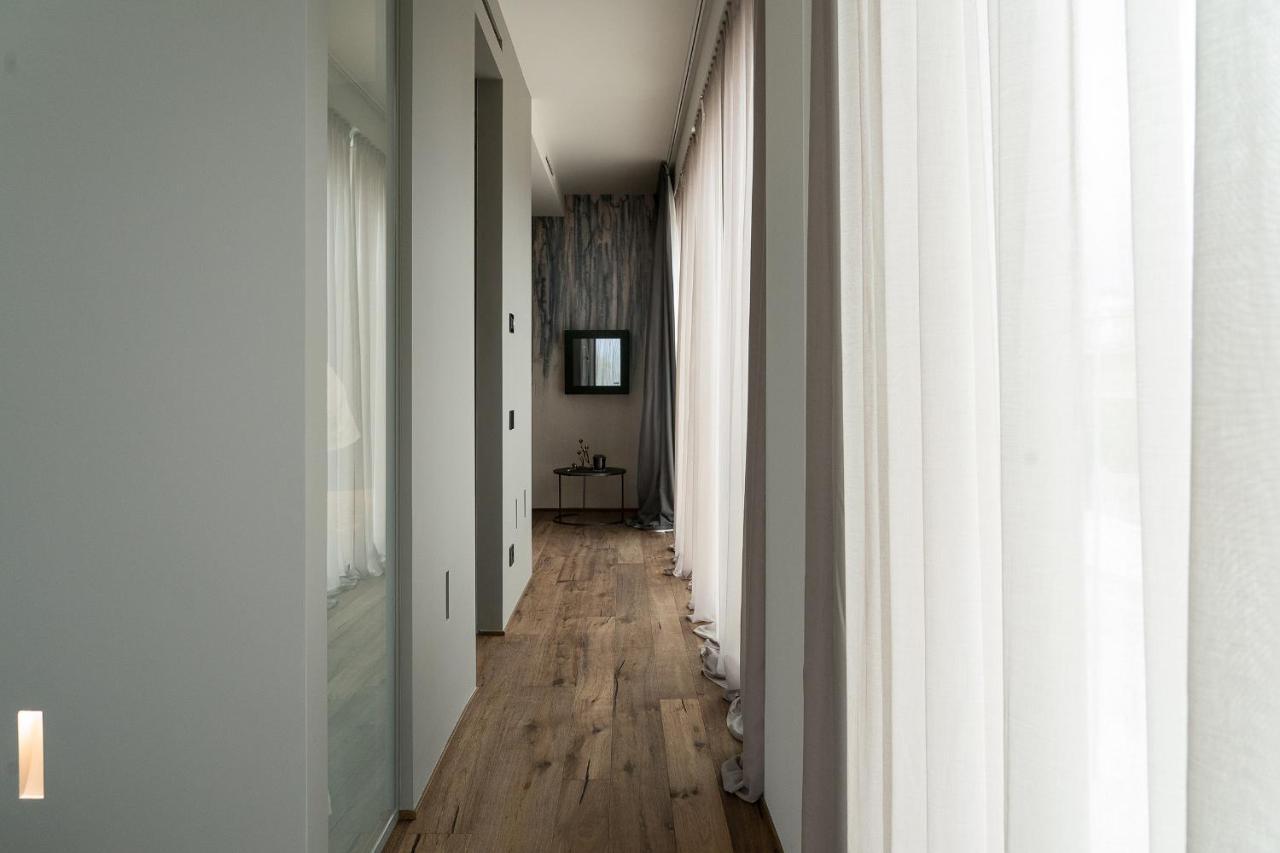 Piccola Maesta' Boutique Rooms Чивитанова-Марке Экстерьер фото