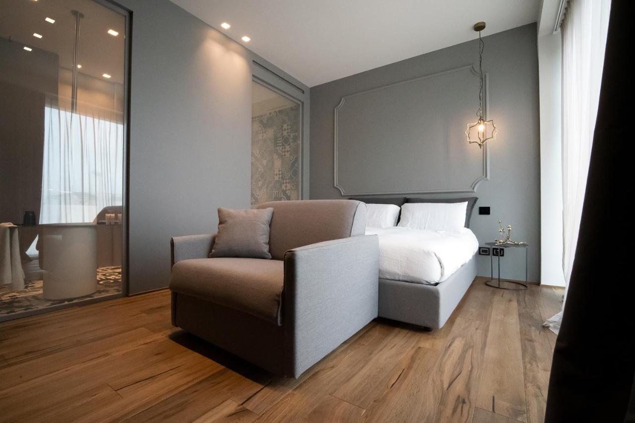 Piccola Maesta' Boutique Rooms Чивитанова-Марке Экстерьер фото